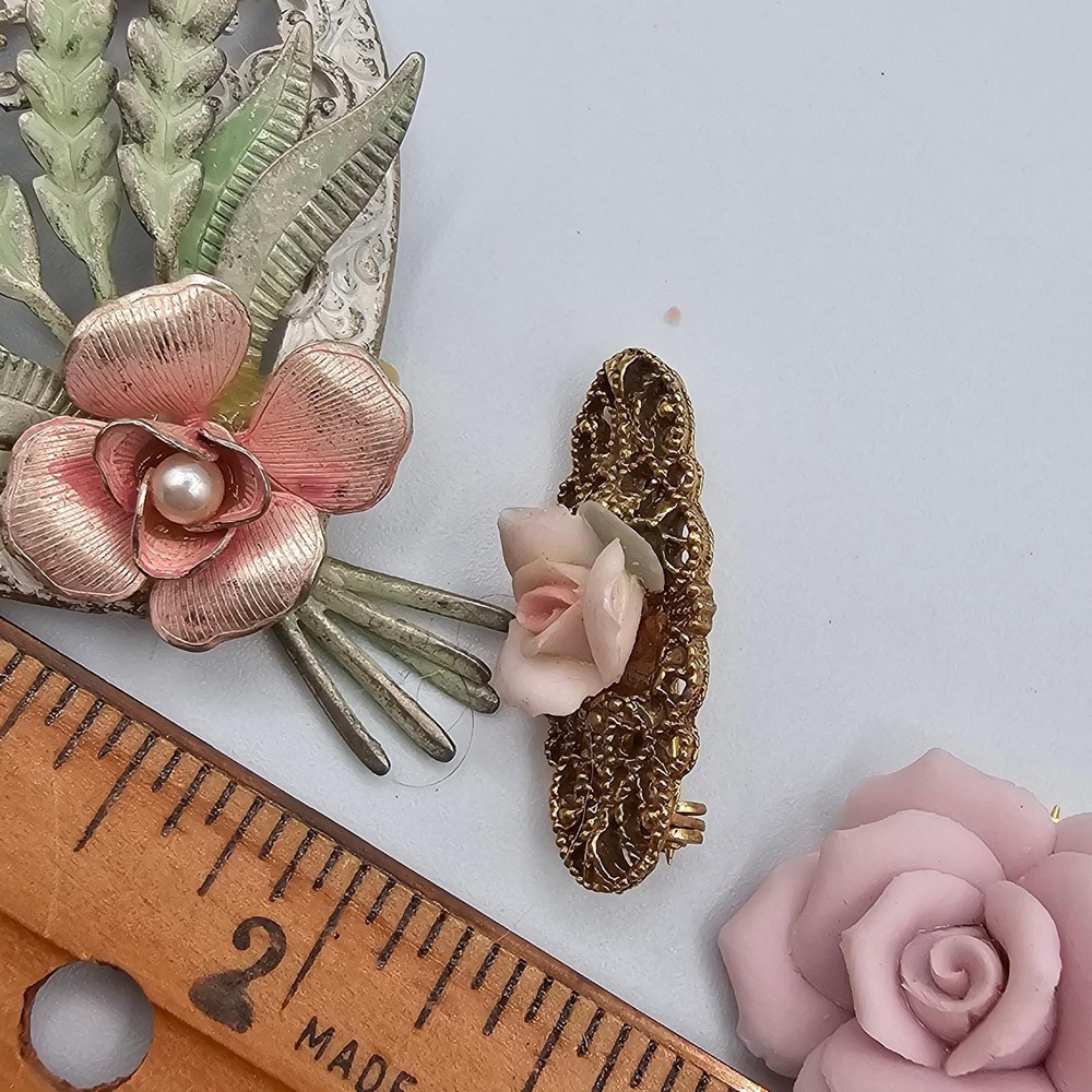 Vtg Porcelain Resin Rose Brooch Lot Victorian Revival Garden Spring Cottagecore - Picture 5 of 14